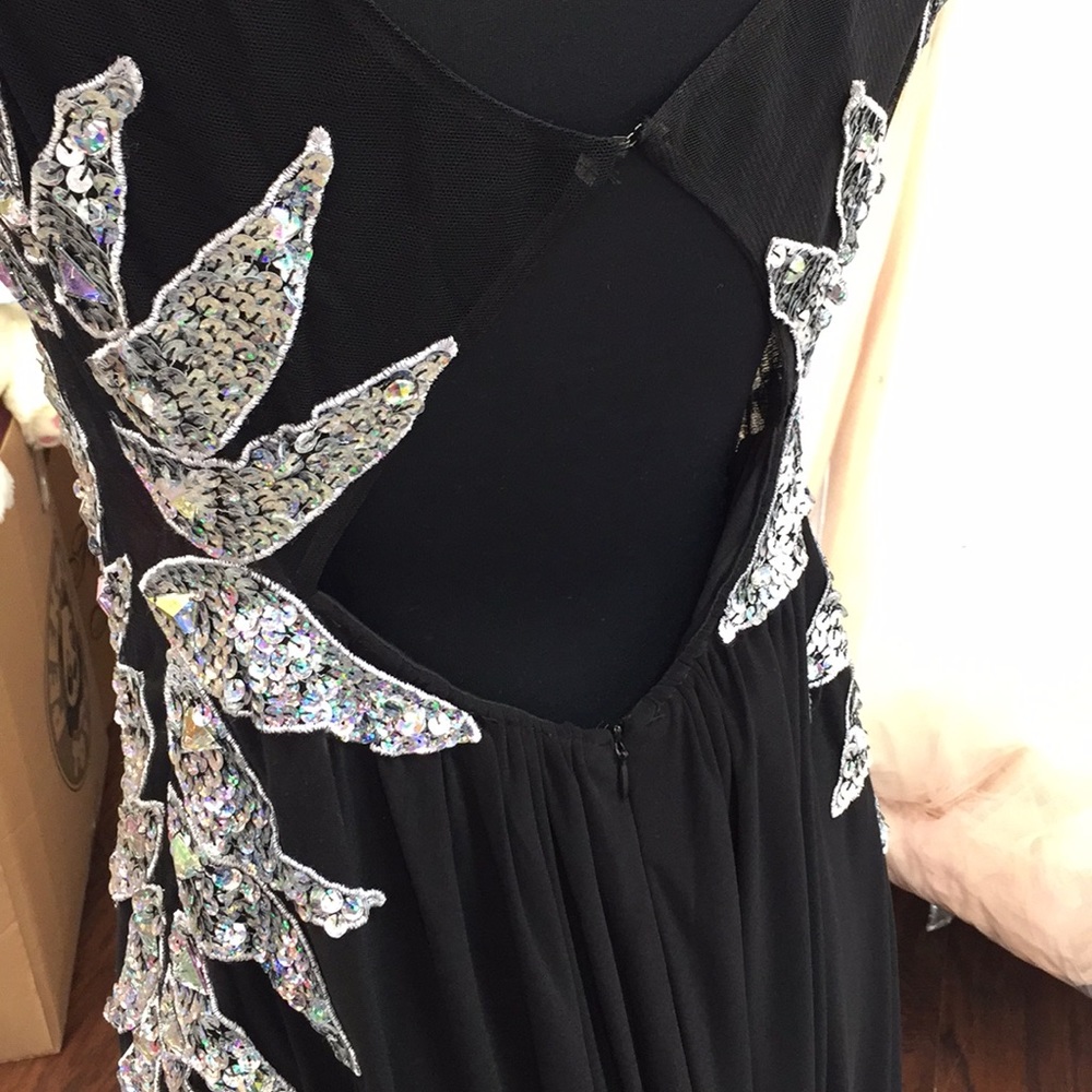 NWT SPARKLY STARBURST BLACK GOWN - Picture 6 of 7